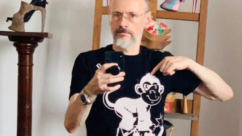 Mihai Albu face azi nuntă mare, fără tradiții. Mireasa și fiica designerului au strălucit la cununia civilă