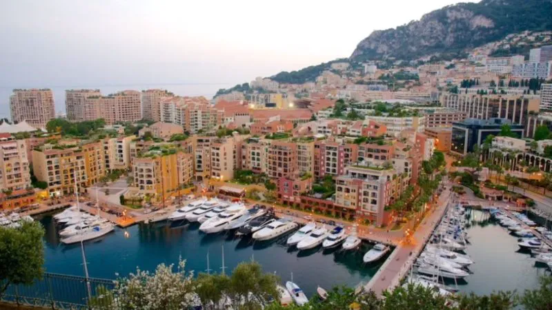 Monaco, oaza milionarilor. Doar un metru pătrat dintr-un apartament costă 60.000 de euro