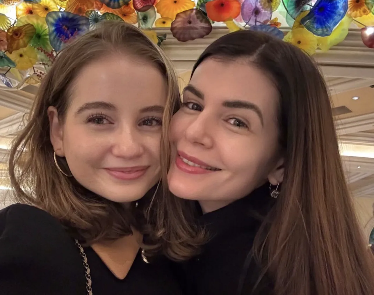 Irina Columbeanu, pe podium de când era bebeluș. Cum arăta atunci mama Monica Gabor! Video