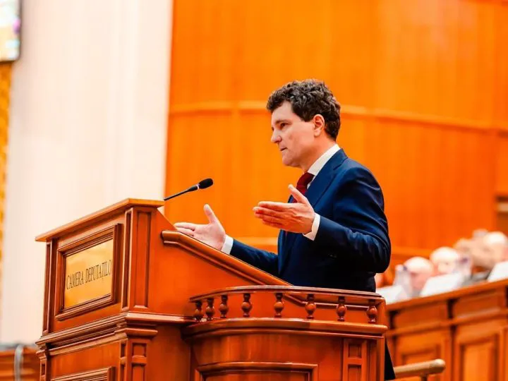 Astrologul de la „Mercur Retrograd” i-a citit în stele noului președinte Nicușor Dan. Ce semne a găsit