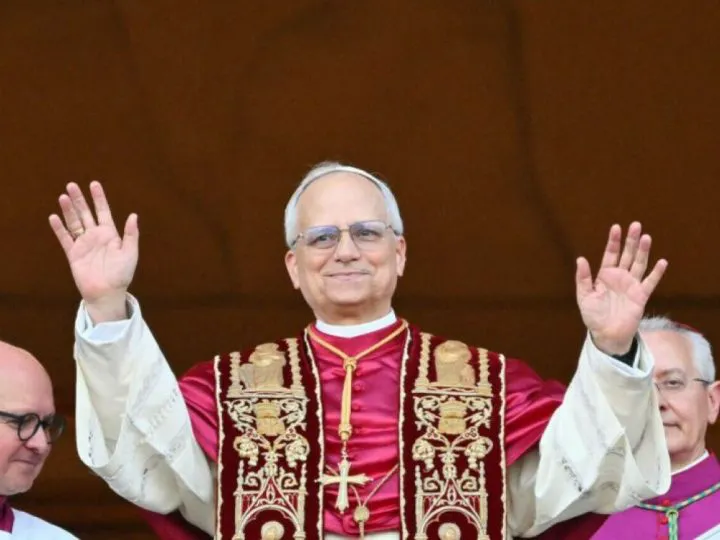 Prima binecuvântare a Papei Leon al XIV-lea. „Să fim o singură lume în pace mulțumită Papei Francisc”