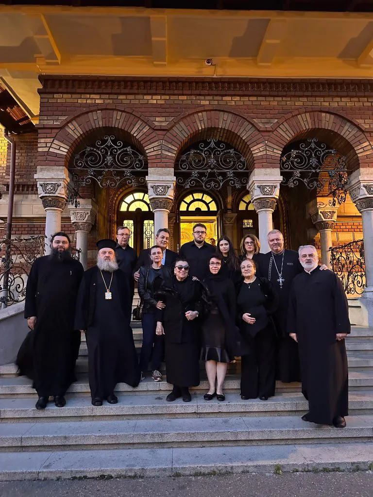 Părintele Cărămizaru, îndurerat de moartea lui Mircea Câmpeanu. A oficiat slujba cu multă suferință