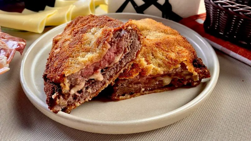 Cachopo, un șnițel atipic, dar extraordinar de gustos. O rețetă spaniolă de care vă veți îndrăgosti
