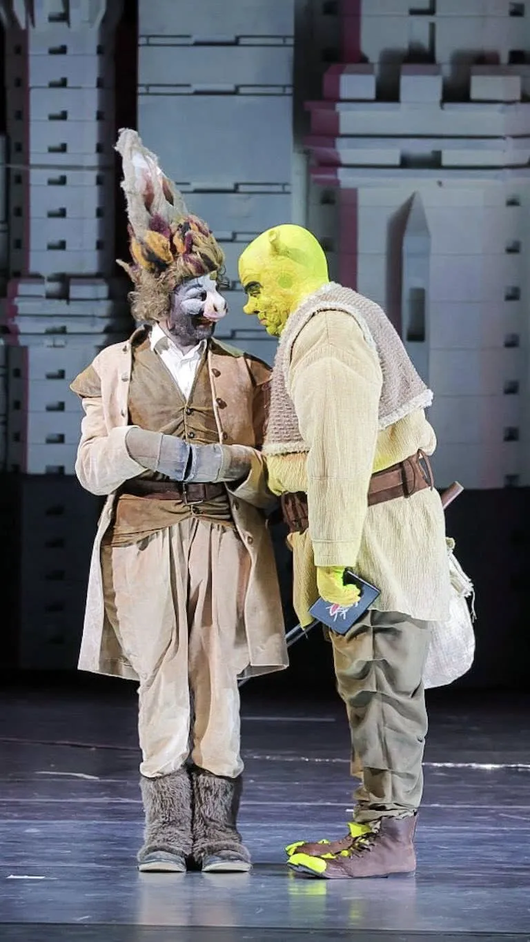 Horia Brenciu sare în ajutorul lui Adi Nour, artistul dat afară de la Teatrul de Operetă. Lansează și o ofertă, iar răspunsul va aduce bucurie