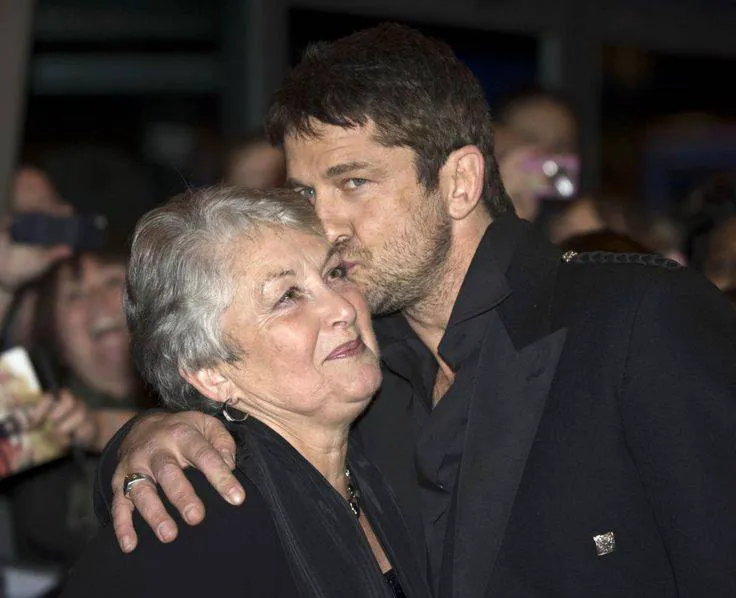 Gerard Butler nu poate trece peste pierderea mamei sale. Anunță când va pleca departe de „toate prostiile de la Hollywood”