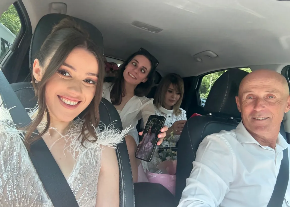 Deputatul actor Mugur Mihăescu de la AUR a făcut economii serioase pentru nunta fiicei sale. Este criticat că a devenit un Garcea adevărat