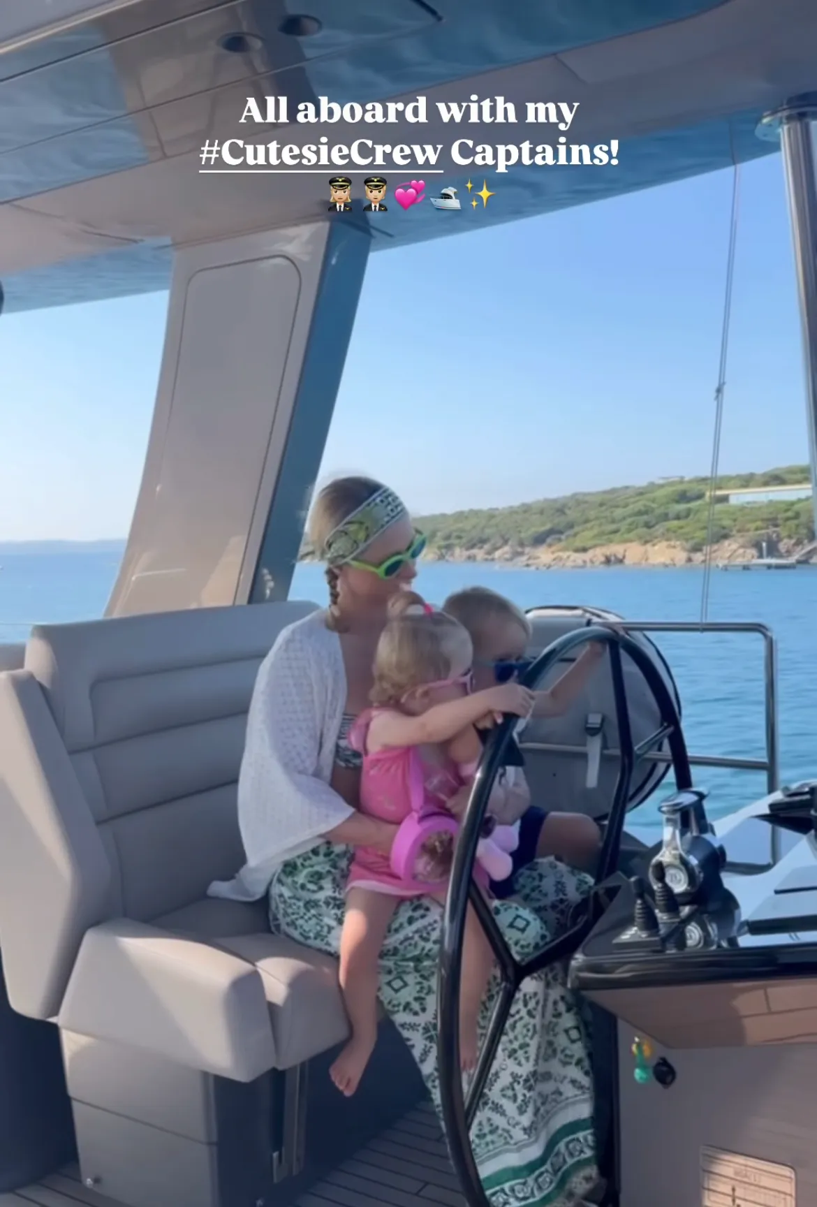 Paris Hilton, cu avionul privat la Craiova. Și-a lăsat vacanța de lux pentru a urca pe scenă la Festivalul IntenCity. Video