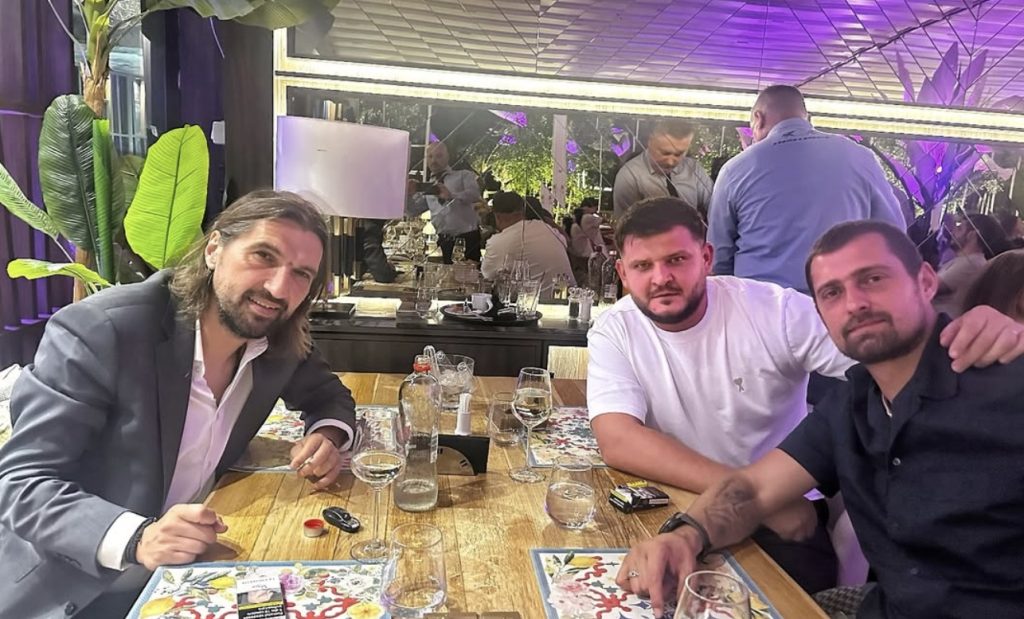 Tensiuni între Alex Bodi, Dan Alexa și Gabi Tamaș. E vorba de un triunghi amoros
