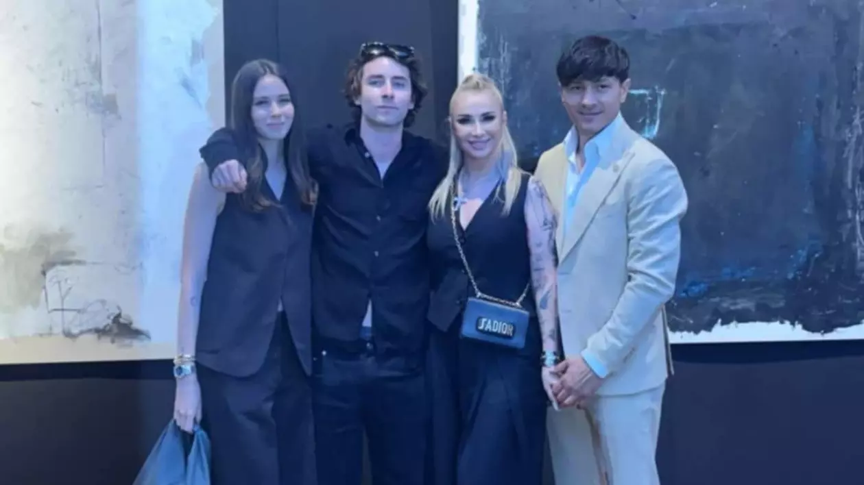 Rebecca, fiica Anamariei Prodan, și-a adus iubitul american în România, la primul ei vernisaj de pictură în țară. E „serioasa” familiei