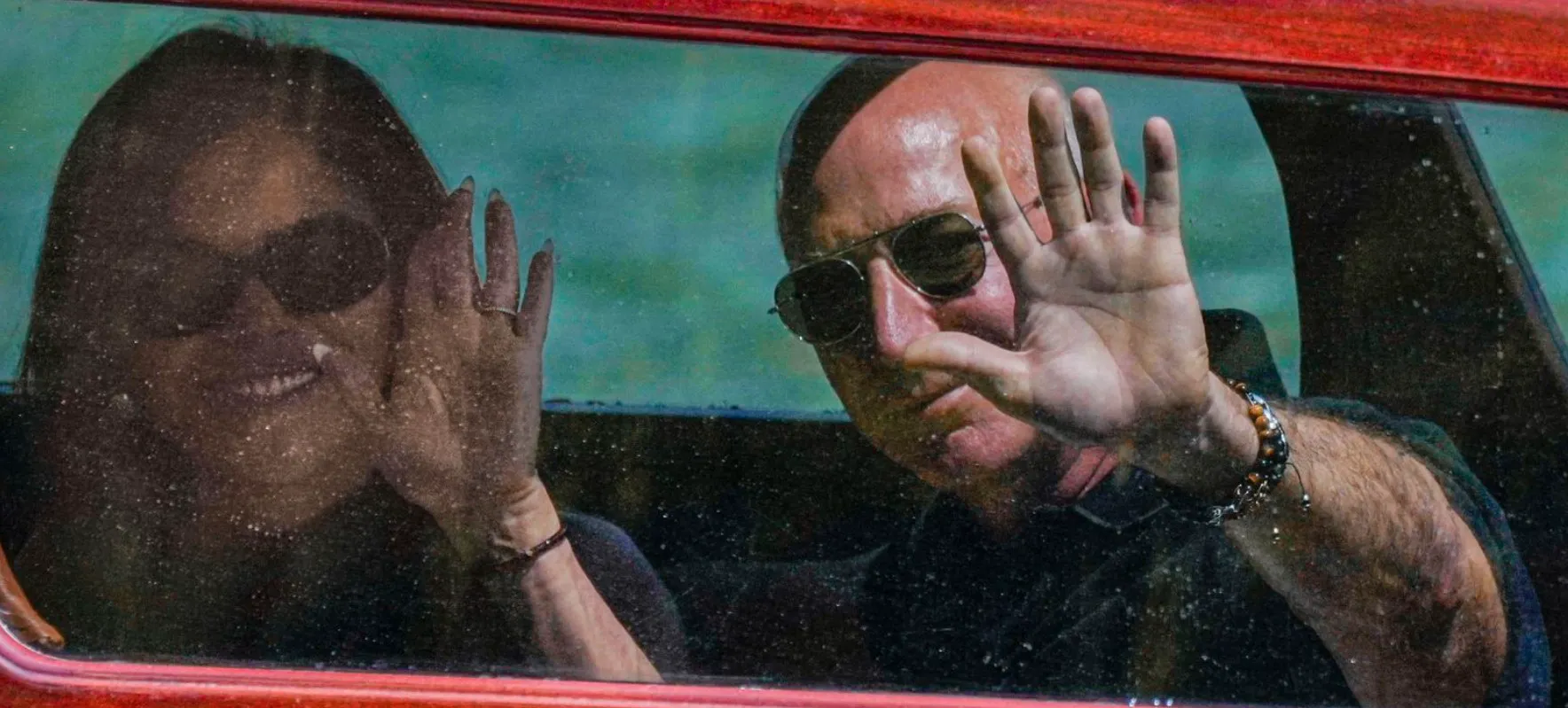 Jeff Bezos face petrecerea de nuntă pe un șantier naval. Elton John va face show incendiar
