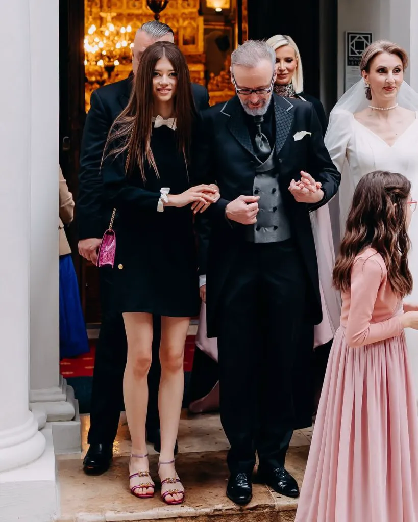 Fata lui Mihai Albu s-a mutat la el pentru că mama ei, Iulia Albu, lucrează la un proiect ce o să-i schimbe viața