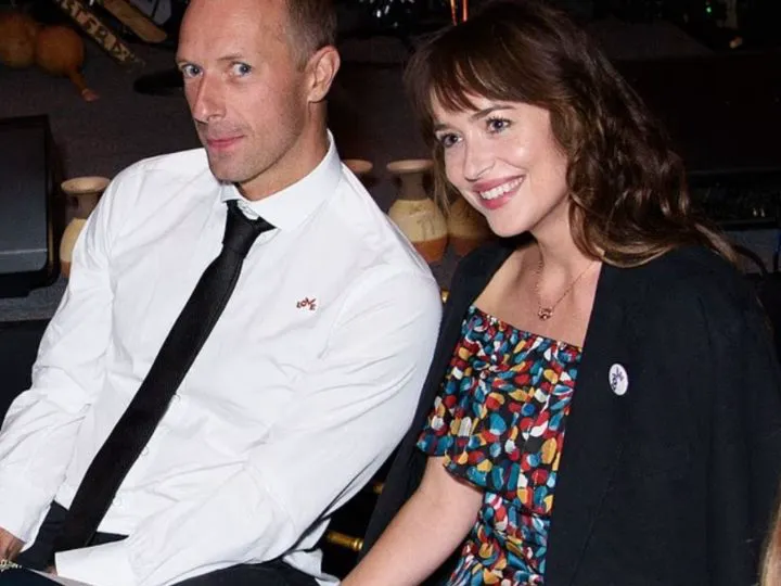 Chris Martin de la Coldplay a uitat-o definitiv pe Dakota Johnson. E amorezat de o actriță din Game of Thrones