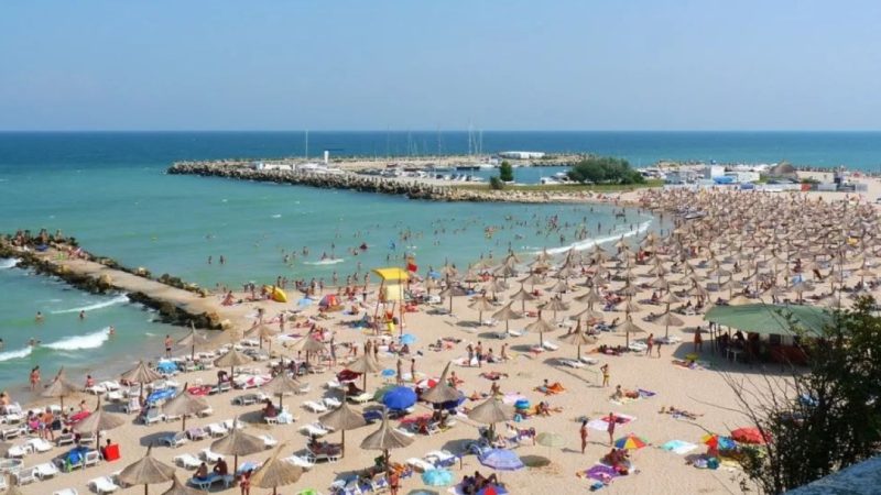 Val de controale în stațiunea Eforie Nord. Comisarii ANPC au închis șase afaceri ale comercianților