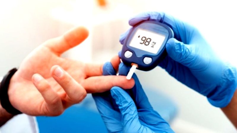 Un dietetician celebru le spune românilor de ce le crește glicemia. Nu are legătură cu mâncarea