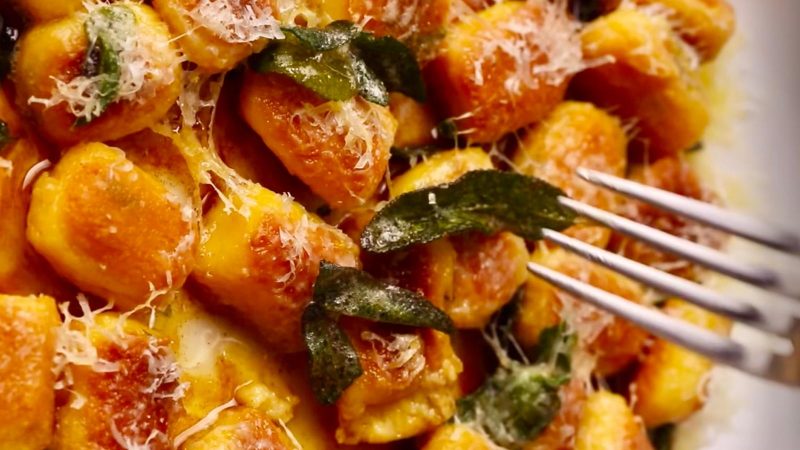 Gnocchi parizieni crocanți cu unt brun – un adevărat răsfăț pe farfurie