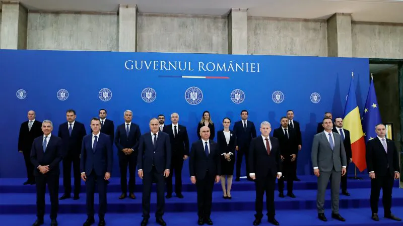 Ministrele și Prima Doamnă ar putea să învețe cum să se îmbrace la întâlnirile oficiale. Banchetul oferit de Regele Charles, lecție de stil – Foto