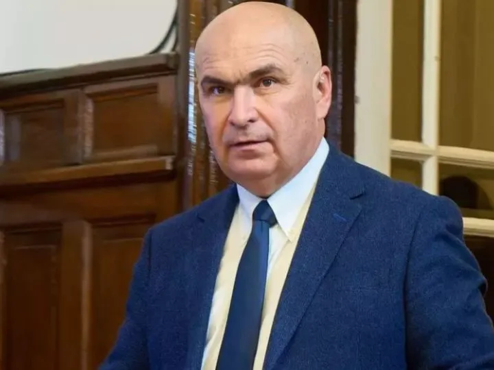 Am încurcat-o cu Bolojan! E atât de inflexibil încât nici fosta soție n-a scăpat de măsurile lui
