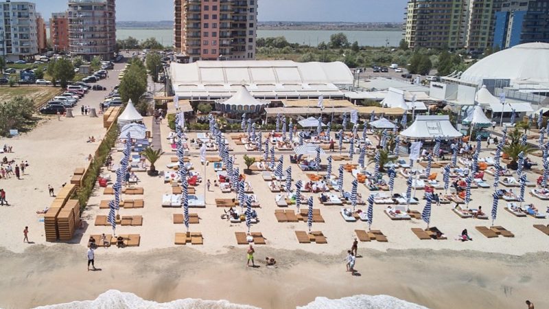 Cât cheltuie românii pentru o zi la mare, fără cazare