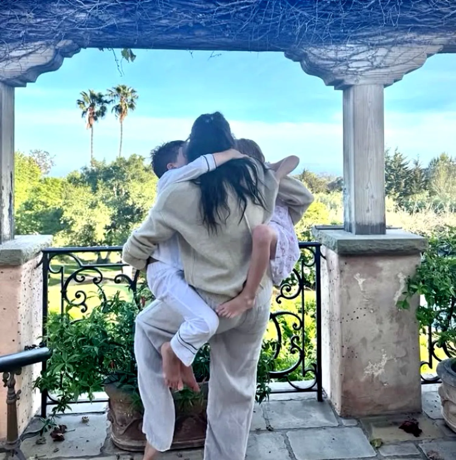 Meghan Markle și prințul Harry, criticați pentru un video intim. „Doar asta mai ai de făcut”