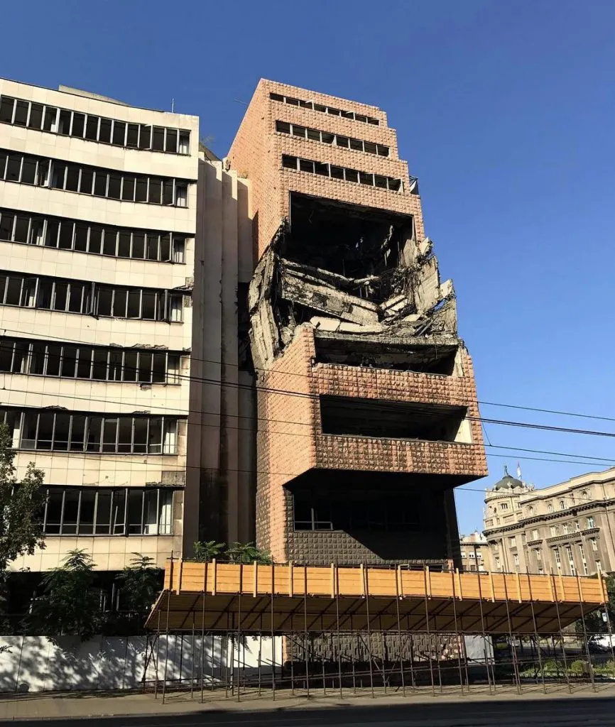 Sârbii i-au dat cu flit președintelui Americii. Un proiect al familiei Trump provoacă acuzații penale la Belgrad