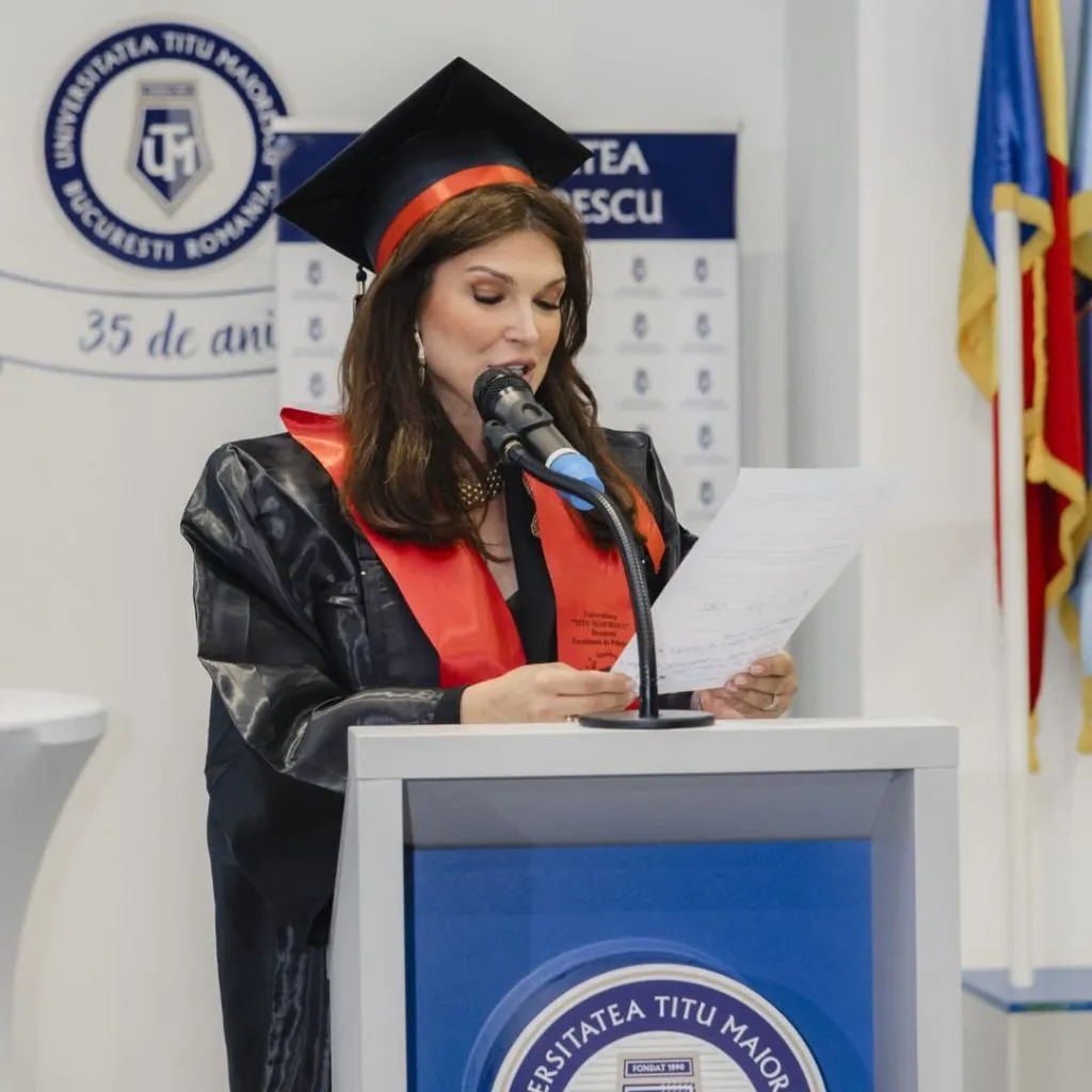Adevărul despre relația Monicăi Bîrlădeanu cu „soacra” ei s-a văzut când a terminat facultatea. Toată lumea e confuză