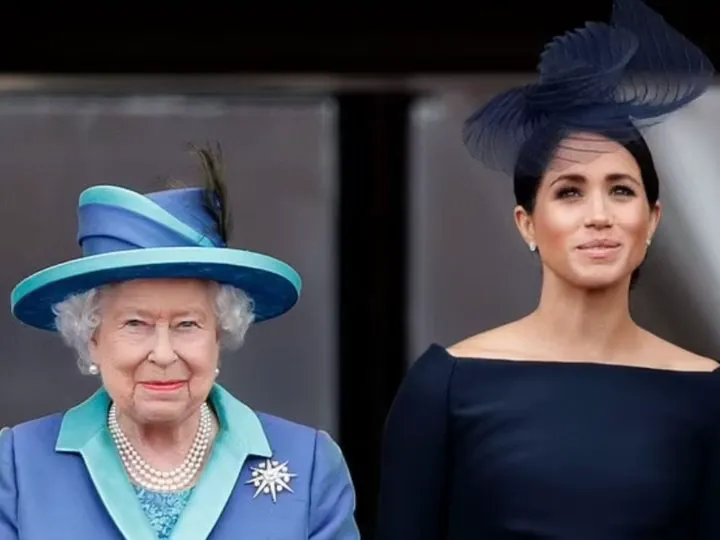 Replica reginei Elisabeta când a văzut rochia de mireasă a lui Meghan Markle. Suverana, cunoscută pentru umorul său sec