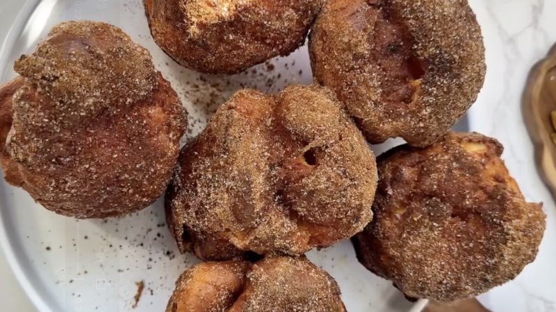 Slăbiții mâncând. Brioșe cu scorțișoară, pufoase și cu puține calorii