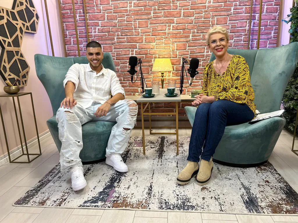 Teo Trandafir cântă dumnezeiește! A urcat pe scenă și a făcut un duet superb cu Andrei Bănuță