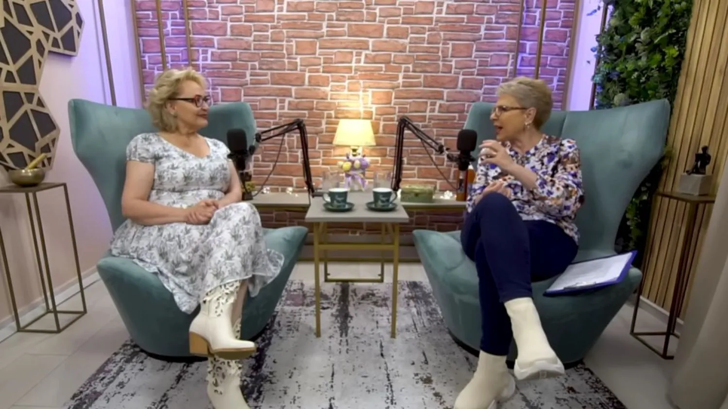 Mihaela Tatu are colecție de ochelari de vedere. Vedeta vorbește despre prima căsătorie și bărbatul care nu putea să-i spună că o iubește