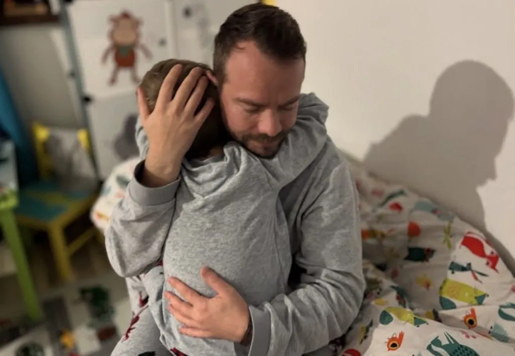 Fostul copil abandonat, despre care scria The Guardian, a devenit director: „Nu voi dezamăgi!” Cine este Vișinel Bălan