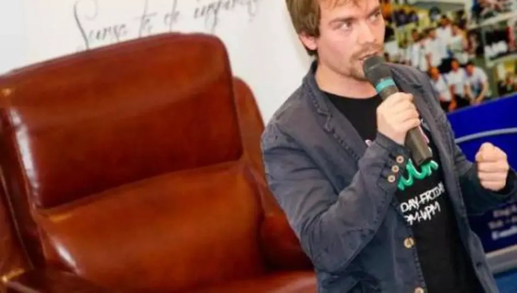 Fostul copil abandonat, despre care scria The Guardian, a devenit director: „Nu voi dezamăgi!” Cine este Vișinel Bălan