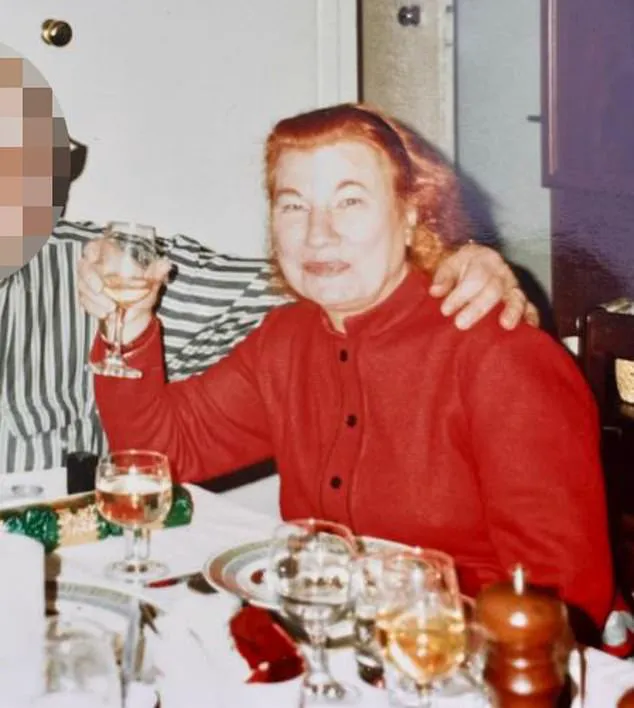 Escrocheria șocantă care zguduie Londra. Un român a moștenit o casă de lux, de la o bătrână moartă, cu un testament fals