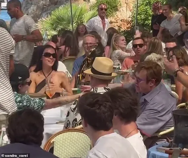 Elton John intervine în scandalul din familia Beckham. Și-a pus în aplicare strategia. Foto