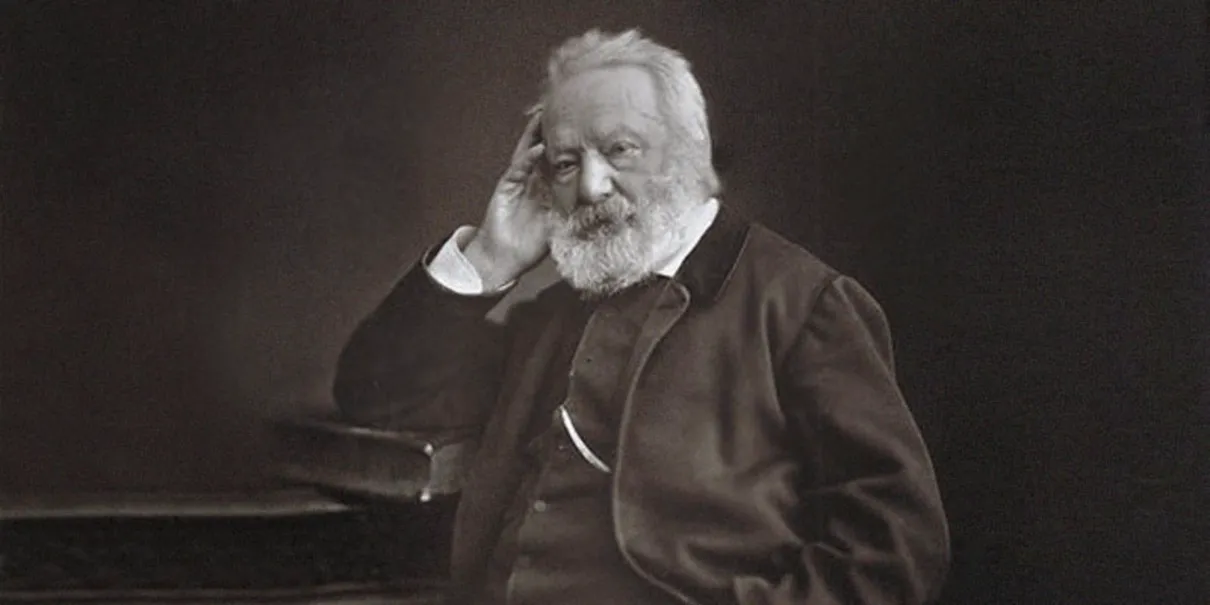 Victor Hugo a avut o viață personală demnă de roman. În ziua în care a murit, bordelurile din Paris i-au adus omagii