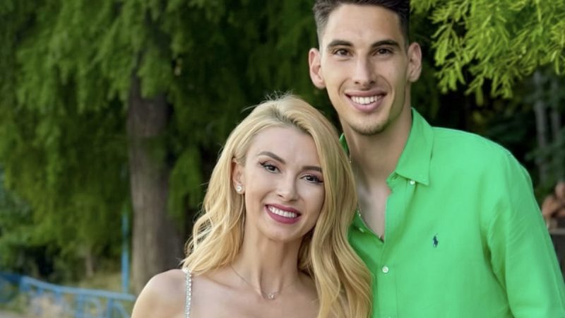 Victor Cornea și Andreea Bălan, întâlnire șocantă cu ursul la Brașov. Au avut noroc, fiindcă există mai multe victime!