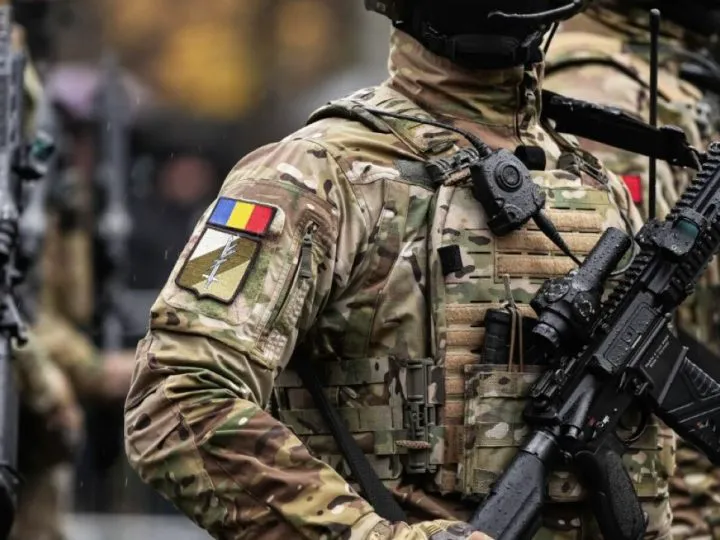 Ministrul USR al Apărării și-a prezentat strategia despre armata obligatorie a tinerilor