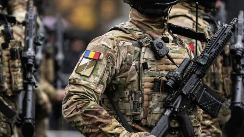 Ministrul USR al Apărării și-a prezentat strategia despre armata obligatorie a tinerilor