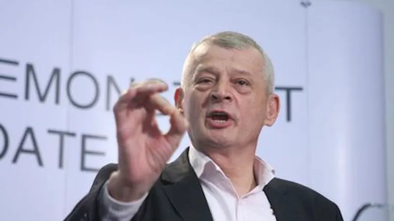 Sorin Oprescu, relaxat și bronzat după sentința definitivă de 10 ani cu executare. Chirurgul stă la adăpost în Grecia