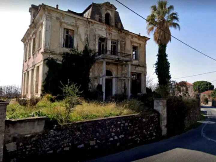 Fantomele de la Conacul Kontos din Grecia cer noaptea ajutor trecătorilor. Casa a aparținut consulului Rusiei