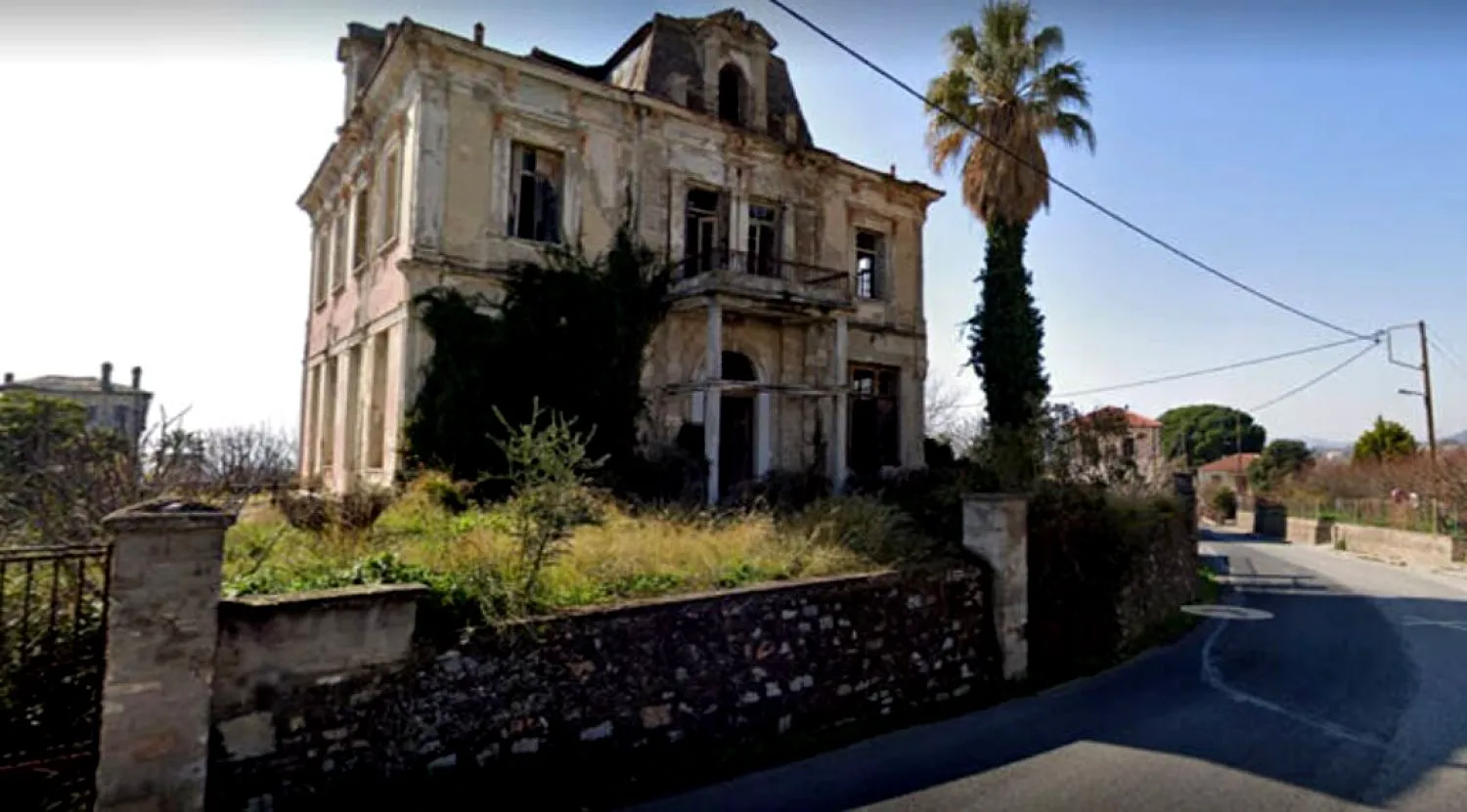 Fantomele de la Conacul Kontos din Grecia cer noaptea ajutor trecătorilor. Casa a aparținut consulului Rusiei