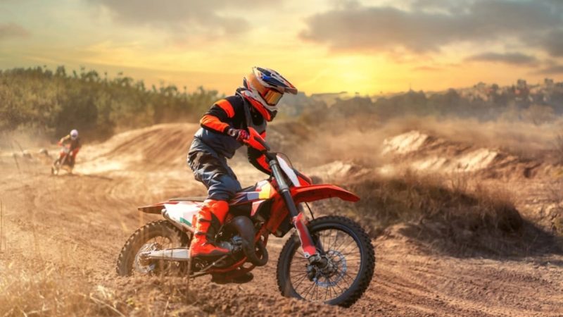 Echipamente și accesorii pentru pasionații de moto & off-road în România
