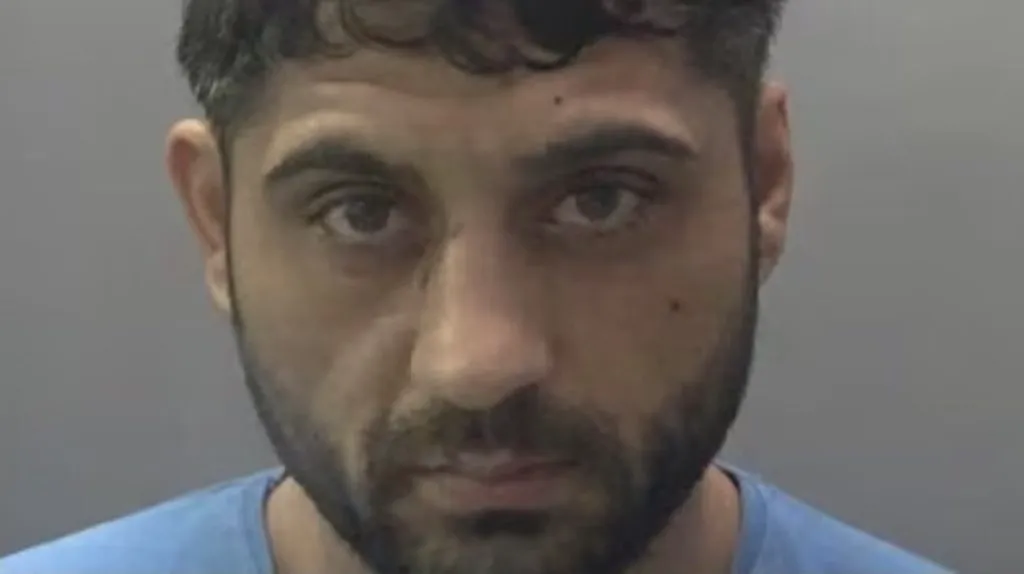 Român încarcerat în Marea Britanie: „Un individ extrem de periculos”. Incredibil ce i-a făcut unei fetițe