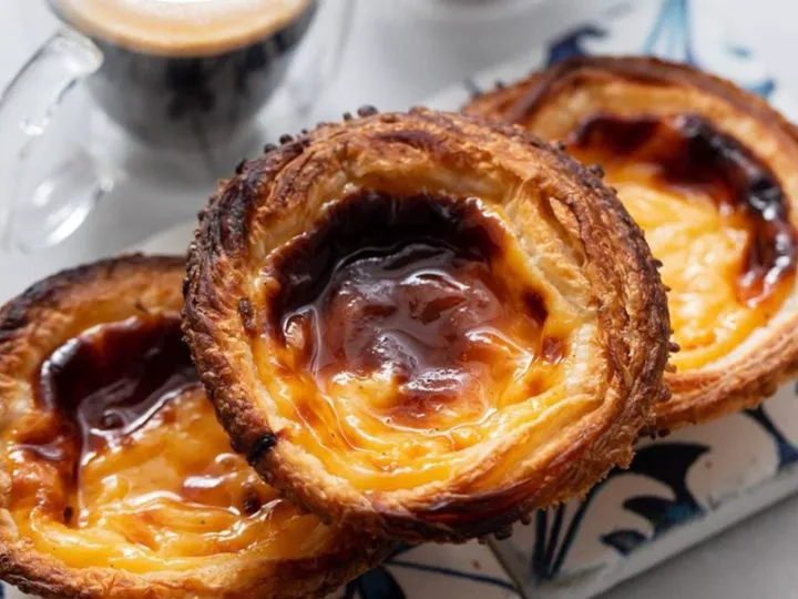 Pasteis de Nata, cea mai iubită prăjitură portugheză. Rețeta a fost creată de călugări acum 300 de ani