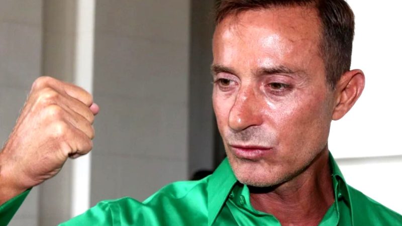 Radu Mazăre s-a întors în România. Ce surpriză i-a făcut fiul cel mare