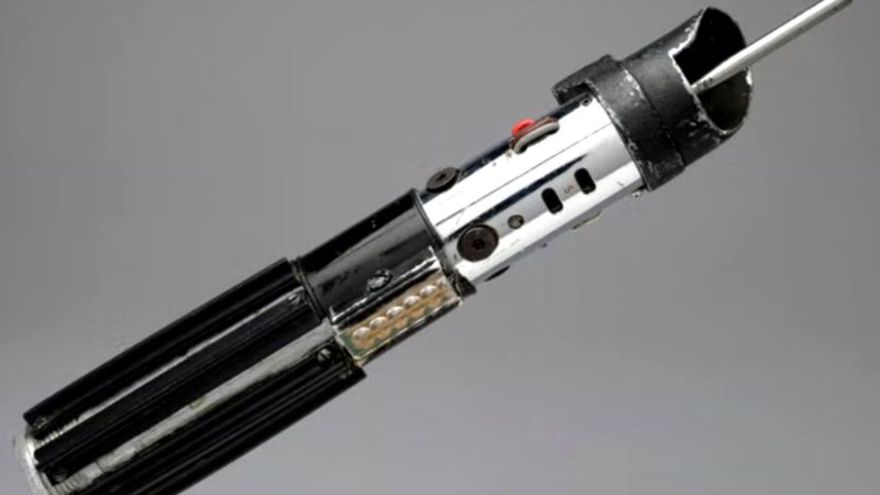 Se vinde sabia laser a lui Darth Vader. Valorează milioane de dolari