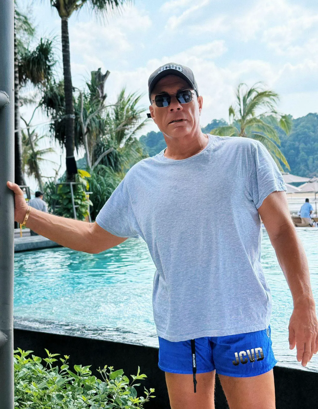 Jean Claude Van Damme a ajuns pe masa de operație. Și-a neglijat problema până când starea i s-a agravat 