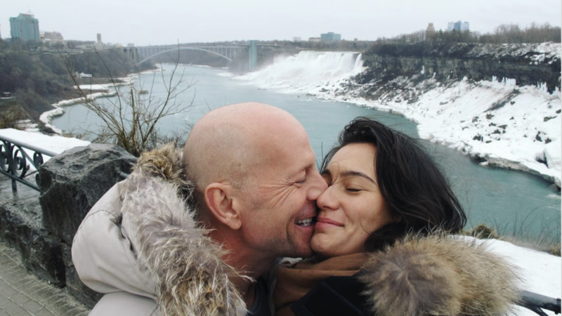 Soția lui Bruce Willis face mărturisiri sfâșietoare. Cum s-a schimbat viața cuplului, de când actorul suferă de demență