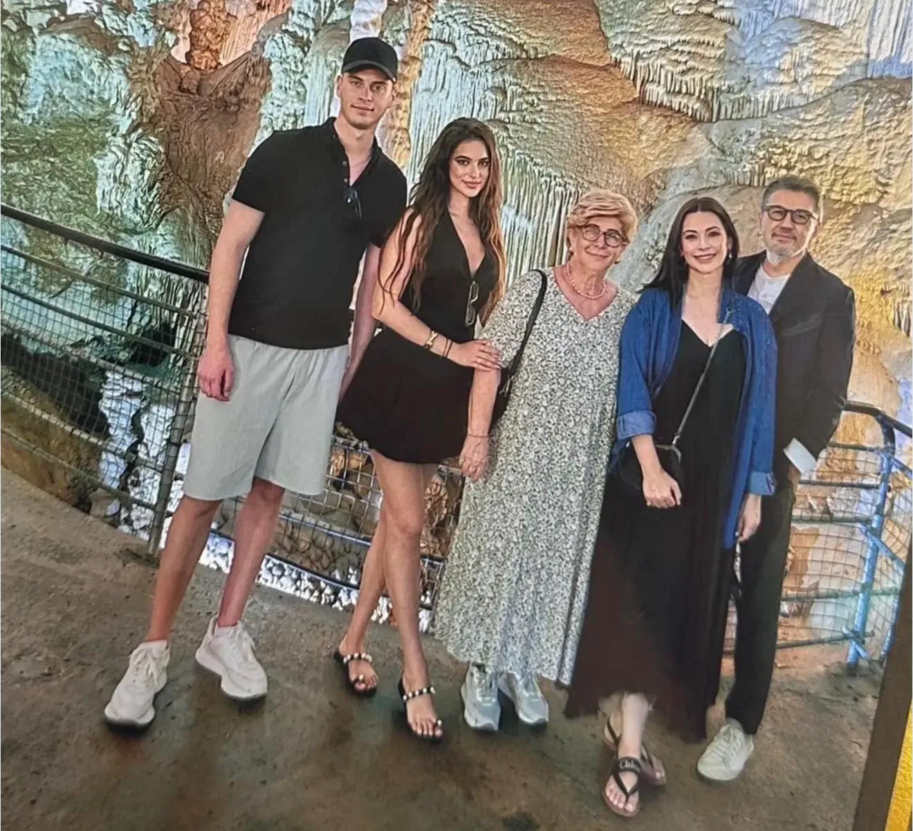 Andreea Berecleanu a așteptat 20 de ani să facă asta. Acum își arată și băiatul – FOTO