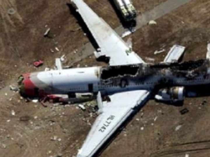 O familie de români se prăbușește cu un mic avion pe o insulă pustie în ocean. Ce îi reproșează soția pilotului