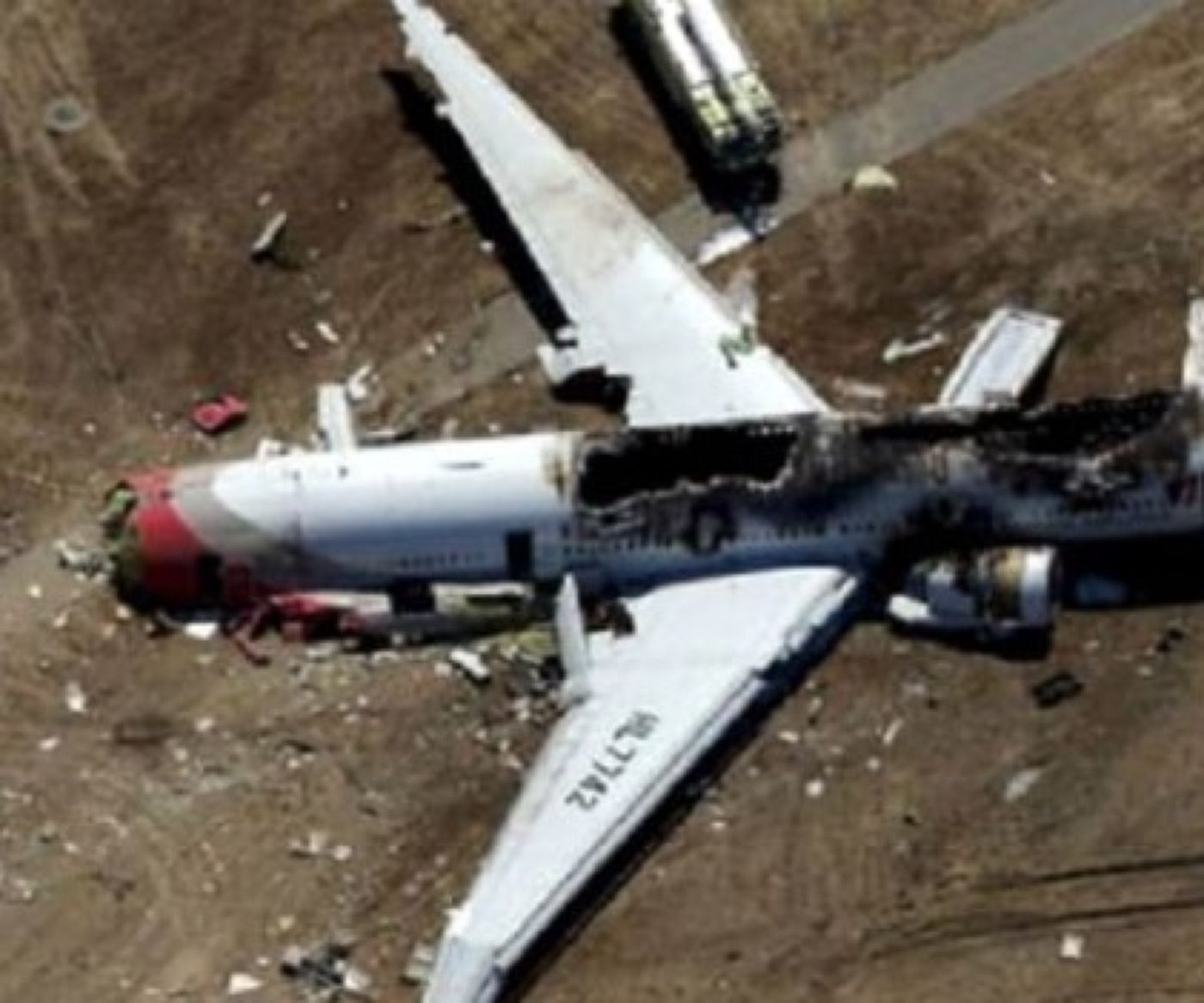 O familie de români se prăbușește cu un mic avion pe o insulă pustie în ocean. Ce îi reproșează soția pilotului